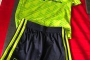 Boys Manchester United suit age 4/5 reduced