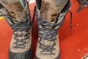 Meindl high legged hunting/hiking boots