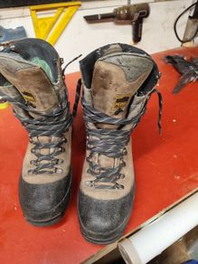 Meindl high legged hunting/hiking boots