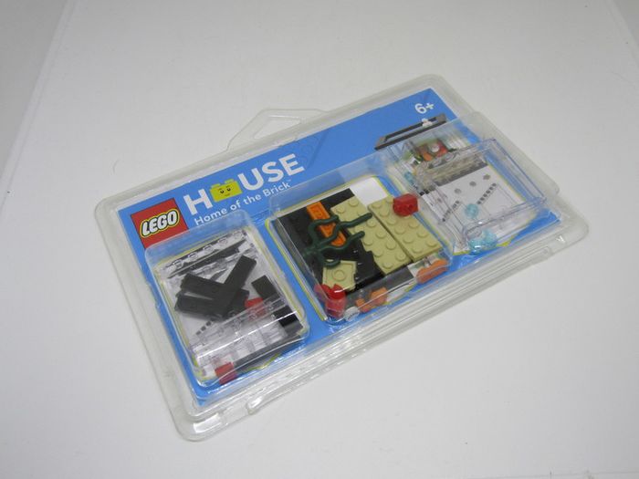LEGO House Home of The Brick Memory of The Day Billund House Fish Tank Set 3850061 From Lego House Grand Opening Exclusive Limited Edition Rare Hard