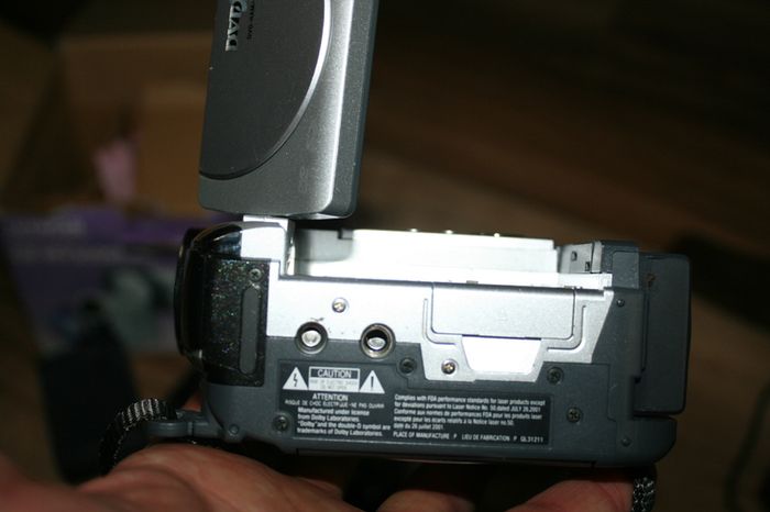 Hitachi DZ-MV3000E PAL DVD and DS  Video Camcorder 10x Optical Zoom 240x Digital Tested & Working.
