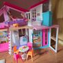 Barbie house and car Image 5