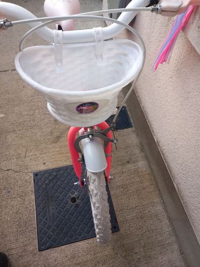 Kids LoL bike size 16 inch wheels