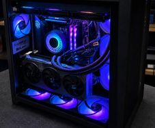 Lianli Air Ryzen 7 9800x3d Rx 9070 Xt Gaming Pc