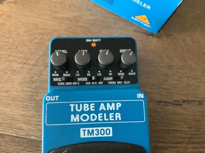 Behringer TM300 Tube Amp Modeller Pedal