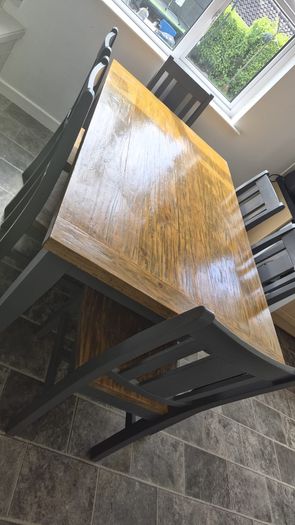 Dining table and chairs set