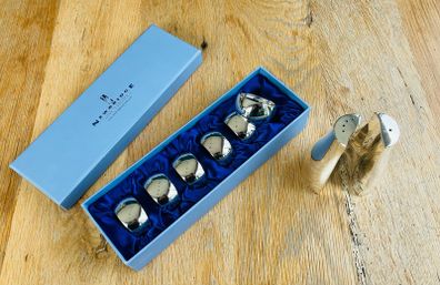 Newbridge Silverware Napkin Rings Set of 6 and Matching Salt & Pepper Set
