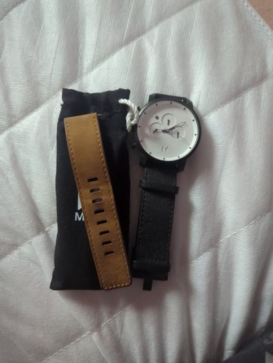 MVMT Watch with spare band