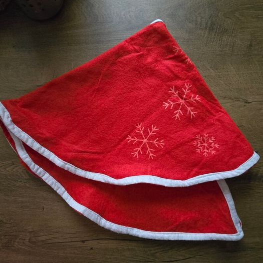 Christmas tree skirt