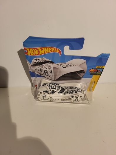 hotwheel hw art car cloak and dagger