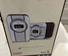 Radio brand new still in box (as per photos ) Unwanted gift