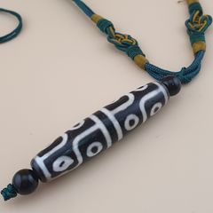 Rare 12-Eyed Tibetan Dzi Bead Pendant Necklace Himalayan Agate Amulet