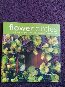 Craft book - Garlands and Seasonal Wreaths
