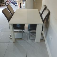 table chairs