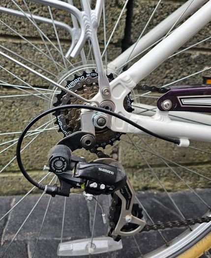 Pendleton Somerby Hybrid Bike - White & Purple, perfect condition rarely used