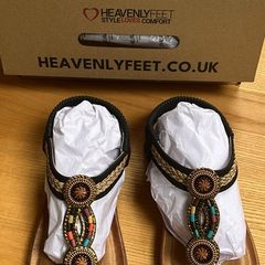 Heavenly feet sandals size 39