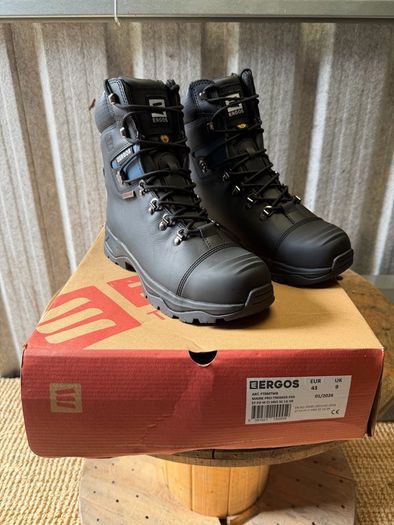 REDBACK Maine ProTrekker Safety Boots S7 Brand New UK 9 EU 43