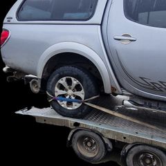 2011 mitsubishi l200 breaking
