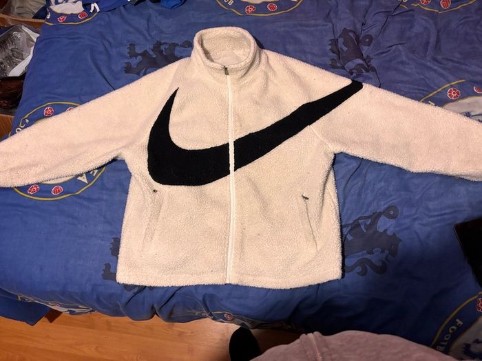 nike swoosh fleece