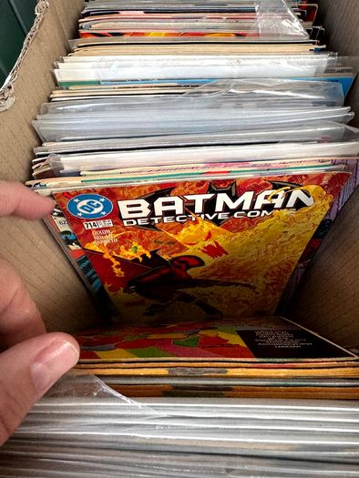 Marvel & DC Long Comic Box w 300 comics for Sale