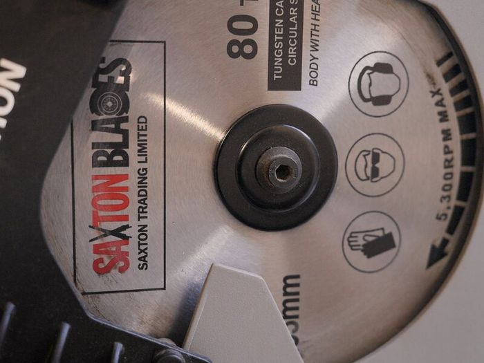 Evolution R255SMS-DB 255mm Double Bevel Sliding Mitre Saw + Evolution Stand