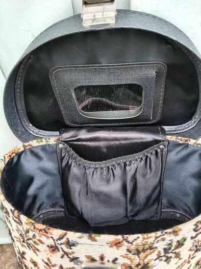 Vintage Makeup/Vanity case