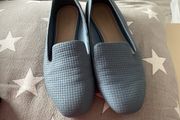 Blue pumps