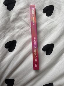 LMD cosmetics seamless blend brush