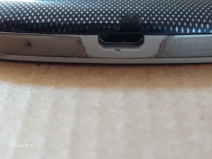 Samsung Galaxy S4 Mini Model GT-I9195, for parts or repair, not powering up
