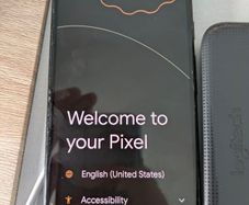 Google pixel 6a -with faulty touch screen (bottom)