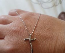 White gold 9ct Diamond Cross