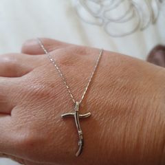 White gold 9ct Diamond Cross