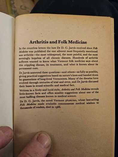 Arthritis & Folk Medicine.  By D.c.jarvis. M.d. Paperback In Good Condition.  See Photos For Same