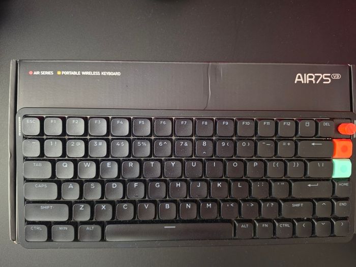 NuPhy Air75 V3 Wired/Wireless Mechanical Keyboard (keyboard only)