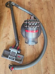 Dyson bigball animal, comes with attachments, Excellent condition