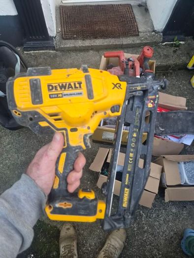 dewalt nail gun
