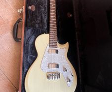 Taylor SB 1x solid body electric guitar (mint 2007)