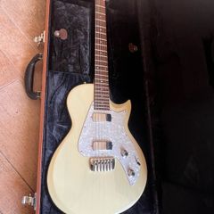 Taylor SB 1x solid body electric guitar (mint 2007)