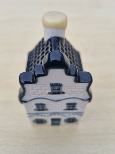 Ceramic miniature of KLM house number 1