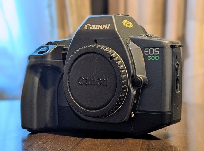Canon EOS 600 35mm Film Camera (not 620 / 650)