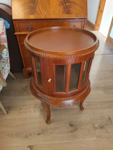 drinks cabinet