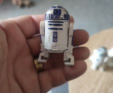 Hasbro R2-D2 Star Wars Droid 3.75" Basic Action Figure