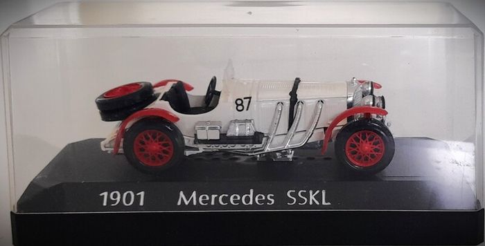 Diecast Model Mercedes-Benz SSKL - Collectable Solido Age D'Or 1:43