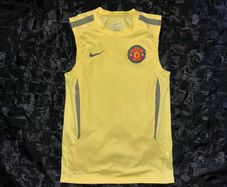 Manchester United neon training vest jersey sleeveless 2010 2011