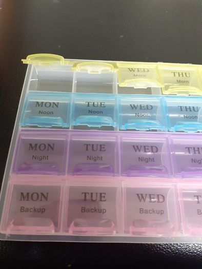 7 days pill box morning noon afternoon and evening poll organizer 28 daily compartment case perfect for travel 12 euro