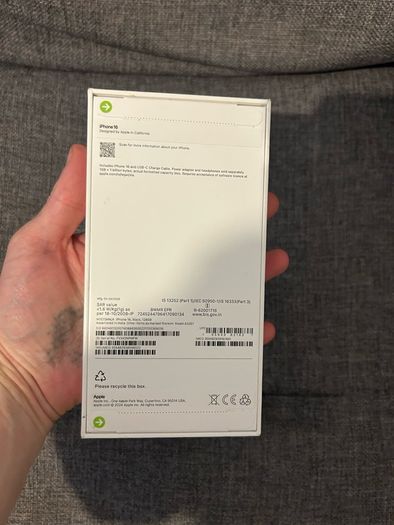 iPhone 16 in black new 128gb unlocked