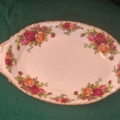 Old country roses oval plate