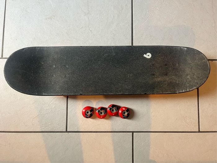 Birdhouse Skateboard - Cruiser Wheels + Original Wheels