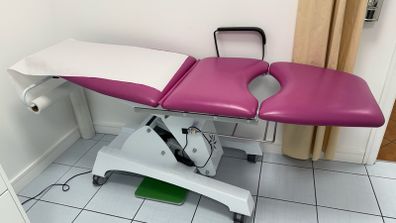 Treatment couch / chair