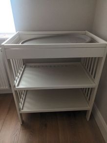 Baby changing table